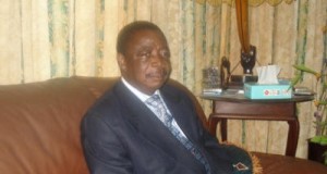 Togo, Escroc-finance : L’ex-PM Kwassi Klutsè « évapore » 25 milliards de FCFA des épargnants de l’IDH. Le régime « Faure » passe l’escroquerie par pertes et profits. Complice ?