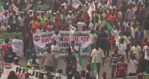 Nigeria : Des Nigérians dans la rue contre la hausse de 45% du prix de l’électricité