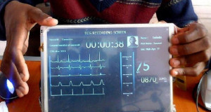 Mérite mention : « Cardiopad », une tablette médicale conçue et produite par Arthur Zang, un jeune camerounais.