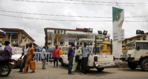Nigeria : Suppression des subventions sur les produits pétroliers. Menace de grève illimitée des syndicats…