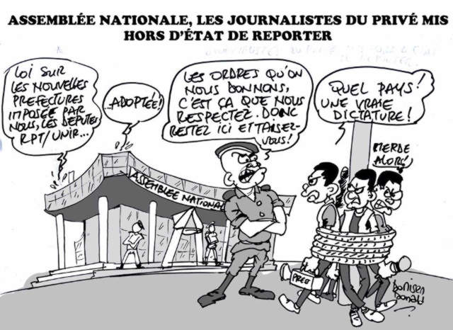 Les journalistes de la presse privée « hors d'état de nuire » au Palais des congrès ! | Caricature Donisen Donald / Liberte