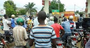 Togo : Nouvelle baisse insuffisante des prix des produits pétroliers à la pompe.