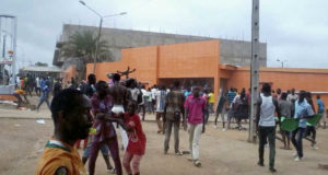 Côte d’Ivoire : Manif contre la hausse du coût de l’électricité. Un mort à Bouaké