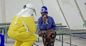 Ebola : 75% des survivants gardent des séquelles…