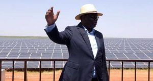 Le Sénégal inaugure la plus grande centrale solaire d’Afrique de l’Ouest. Exemple à suivre…