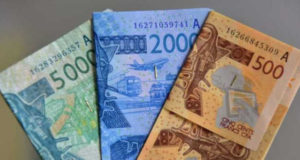 Monnaie : Le franc CFA à un tournant Des billets de Franc CFA