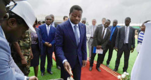 Togo, Hôpital Saint-Pérégrin : Et le président «Faure» nous posa un lapin ! La pose de première pierre de la future farce l'Hôpital Saint-Pérégrin - 27avril.com