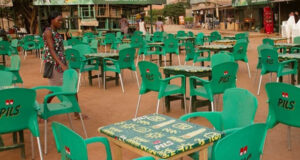 Togo, Désaffection des bars pour cause de couvre-feu : Quelles mesures d’atténuation pour ces opérateurs économiques et leurs employées ? devanture d'un bar à Lomé