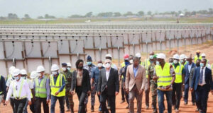 Objectif 100% électricité en 2030 : Entre le réalisme et les galimatias faure gnassingbe et Mawunyo Aziable