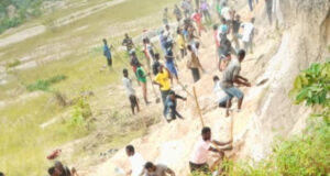 Togo / Exploitation arachique et sauvage de sable à Dalavé Fiogblé : Des habitations et l’EPP Totoèmé risquent de disparaître si……