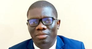 Togo / Secteur de la Santé en Détresse: Paramédicaux Sevrés de la Prime spéciale, Mutations d’agents, Concours national « Oublié ». La Santé est Malade! Tchin Darré, ministre de la Santé et de l’Hygiène Publique