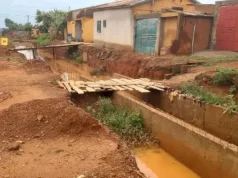 Togo / Dapaong: Financées à plus de 2,2 milliards FCFA, la RN24 et la rue des femmes laissées à l’abandon avec une population côtoyant de grands dangers
