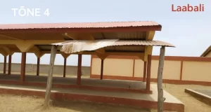 Tône 4: Le nouveau marché communal toujours vide deux ans après l’inauguration Le marché communal de Tône 4, inauguré en 2022, reste toujours désert | Photo: laabali.com