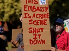 Afrique du Sud: Manifestation devant l’ambassade d’Israël en soutien à la flottille pour Gaza Manifestation militante devant l'ambassade d'Israël à Pretoria, en Afrique du Sud, le vendredi 3 octobre 2025. (AP Photo/Themba Hadebe) | Photo: AP