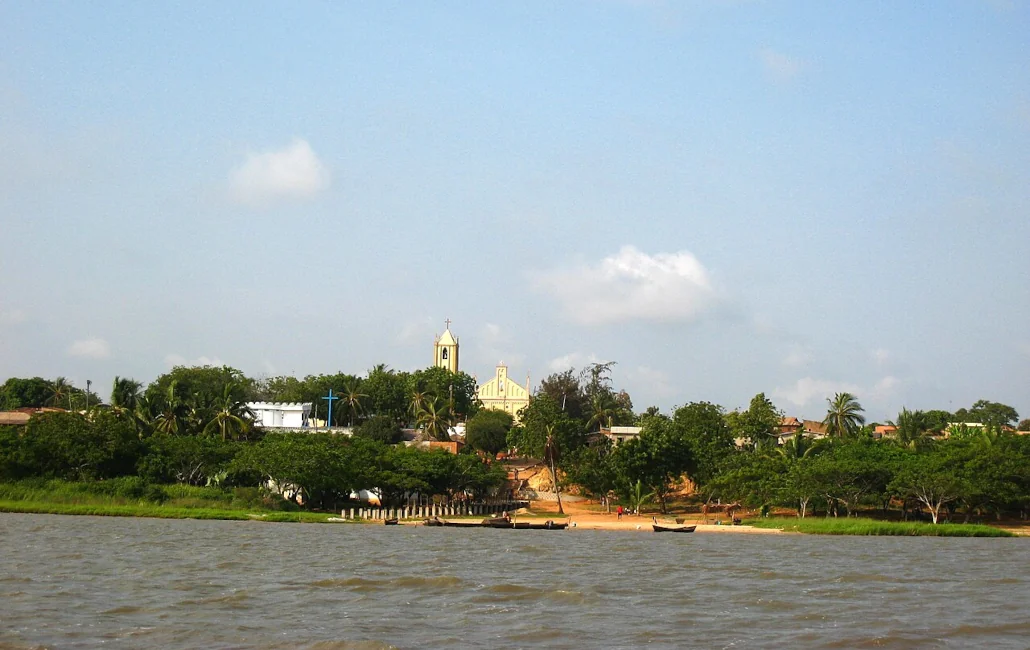 Togoville, vue l'autre côté du Lac à Agbodrafo, 02 décembre 2007 | Photo Archives: Wikipédia