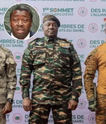 «Stratégie du Togo pour le Sahel»; Une Fuite En Avant Qui Cache Mal l’Incompétence de Faure Gnassingbé L'incompétent Premier ministre du Togo Faure E. Gnassingbé (en médaillon) et les clowns du machin AES: Assimi Goïta du Mali (g), Abdourahamane Tchiani du Niger et Ibrahim Traoré du Burkina Faso (d) | Photo: DR; Info: 27avril.com