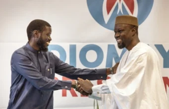 Sénégal: Et si c’était un jeu politique dans lequel Ousmane Sonko, Bassirou Diomaye Faye et El Malick Ndiaye sont les acteurs principaux? Bassirou Diomaye Faye (g) et Ousmane Sonko | Photo: DR