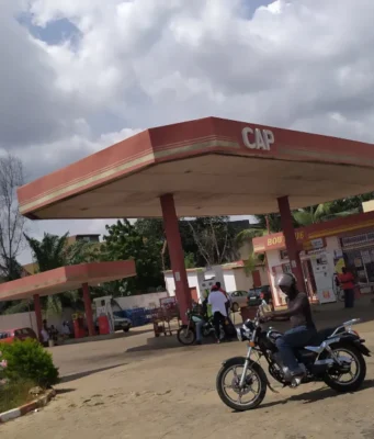 Togo / Hausse du coût de la vie: La Lutte Contre la Corruption Généralisée Peut Éviter le Chaos aux Ménages Togolais Une station service à Lomé | Photo: DR