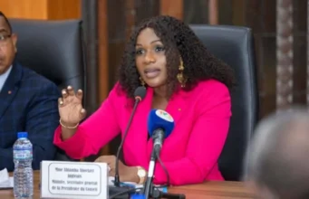 Togo / Consultations nationales sur la nouvelle feuille de route: Flagornerie et Gaspillage! Sandra Ablamba Johnson, Ministre, Secrétaire Générale de la Présidence de la République | Photo: DR