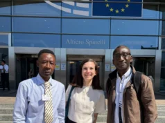Mission de Plaidoyer à Bruxelles: Des Défenseurs Togolais des Droits Humains Appellent l’Union Européenne à Transformer Ses Préoccupations en Actions Concrètes Abdoul-Aziz Goma (g) et Fernidand Ayité (d) à Bruxelles | Photos: DR/S.T