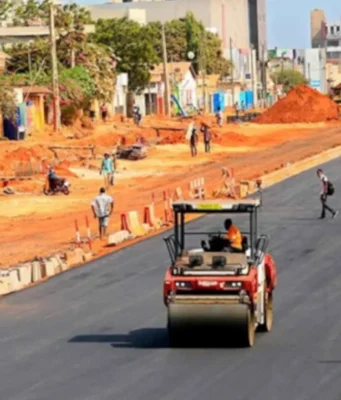 Oyez! Oyez! Le Togo célèbre 103 km de route bitumés en 2025!