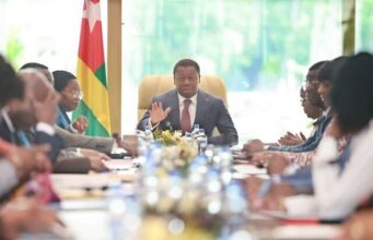 Togo / 50 agents de la Fonction publique à la porte: Entre promotion inconcevable de cumul de poste et comédie institutionnelle, les grands criminels économiques dans la nature… Le premier ministre Togolais Faure Gnassingbé et sa minorité pilleuse de ministrons | Photo / Archives: DR