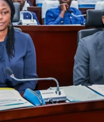 Togo / Football: Les ministres Assih et Fofana à l’Assemblée nationale pour trucage de matchs, Encore un folklore de plus? La ministre du Développement à la base et de l’Économie sociale et solidaire, Mazamesso Assih et le ministre délégué chargé de la Jeunesse et des Sports, Abdul-Fahd Fofana à l'Ssemblée nationale | Photo: RT