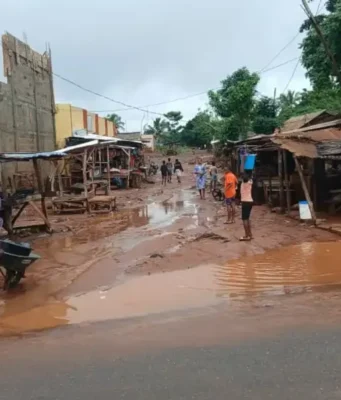 Togo: Risques Sanitaires pour certains Habitants des Quartiers “Abandonnés” de Lomé et ses environs Dégats des pluies diluviennes sur le Togo | Photo: DR