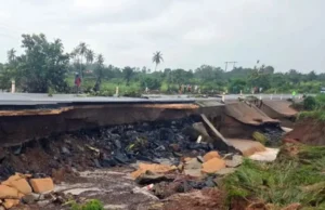 Togo / Situation inquiétante sur les ponts de Boko et Anfoin: Quand le Racket Met des Vies En Danger Pont menacé d'effondrement, Togo | Photo: DR / LeCorrectuer.tg