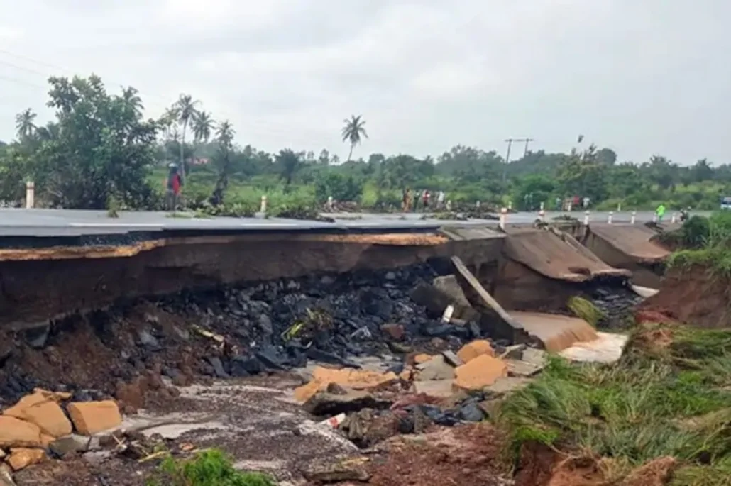 Pont menacé d'effondrement, Togo | Photo: DR / LeCorrectuer.tg