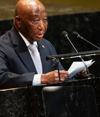 Le Liberia accepte d’accueillir jusqu’à 1 200 migrants expulsés des États-Unis! Le président du Libéria, Joseph Boakai, prend la parole lors de la 80e session de l'Assemblée générale des Nations unies, au siège de l'ONU, le 22 septembre 2025 | Photo: AP