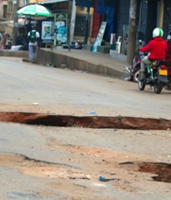 Togo: Nos fêtes traditionnelles face aux réalités crasseuses des localités Une route quelque par au Togo | Photo: DR / LeCorrecteur.tg