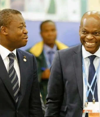 Togo: Les Dirigeants Africains En Chantiers, Faure Gnassingbé Fête la correction du « Map » Le premier ministre Togolais Faure Gnassingbé (g) et son ministre des Affaires Étrangères Robert Dussey | Photo: DR