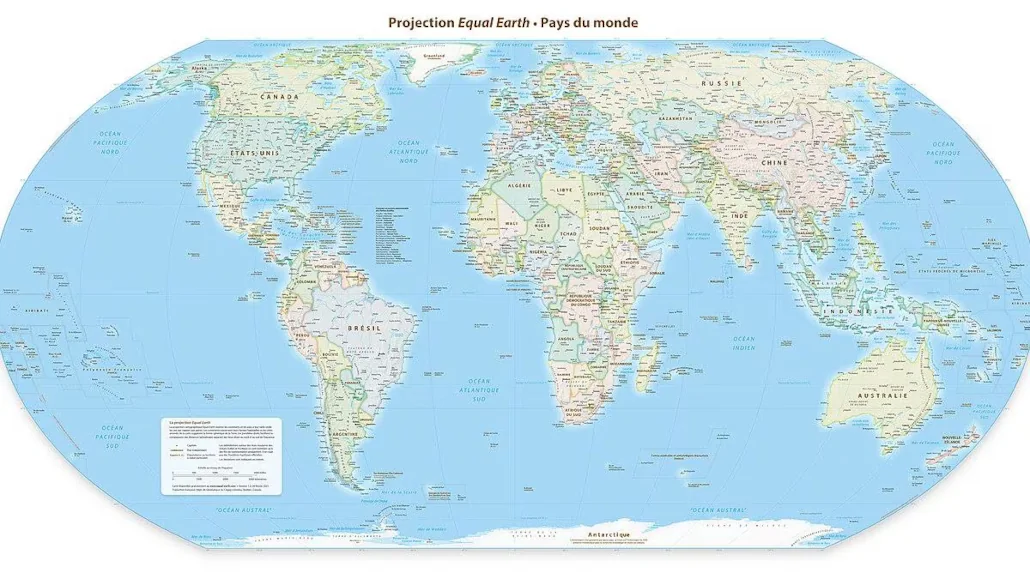 La projection cartographique « Equal Earth » représente les continents et les pays à leur taille réelle les uns par rapport aux autres | Photo : Wikimedia Commons / Tom Patterson