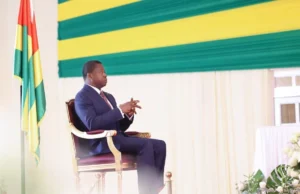 Au Togo, Le Trompe-l’œil de la nouvelle Constitution Faure Gnassingbé lors de son investiture en tant que président du Conseil, le 3 mai 2025, à Lomé | Photo: PCT