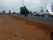 Togo / Désignation du Chef du Canton de Kpario: Déclaration Officielle de la CSDTA Le sieur Lamgoudjow Aklesso (en médaillon) de l'éthnie kabyè intronisé comme chef sur des terres Tem à Kpario, dans le Tchaoudjo, contrairement à la logique traditionnelle | Photos: DR / S.T & Wikipedia; Infog: 27avril.com
