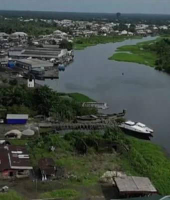 Nigeria: 25 morts dans le crash d’un avion militaire dans l’Etat d’Ondo Capture d'écran: Africanews